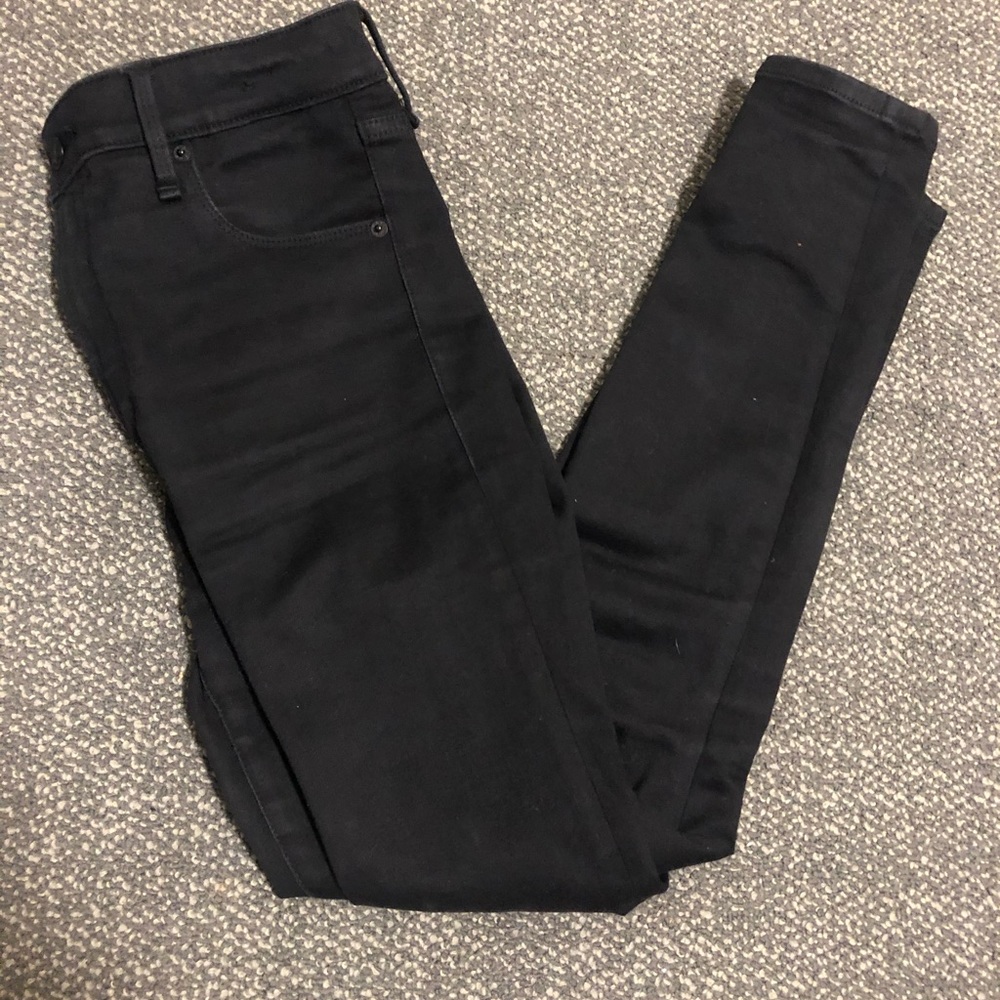 A&F high rise super skinny SHORT black jeans